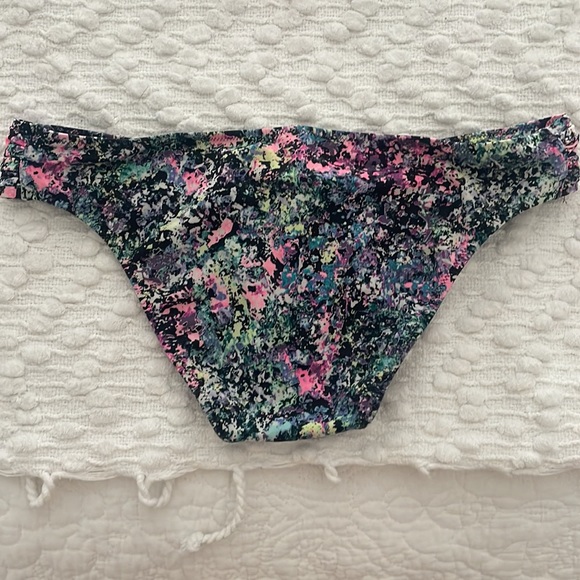 Victoria Secret Bikini Bottom - Picture 2 of 5